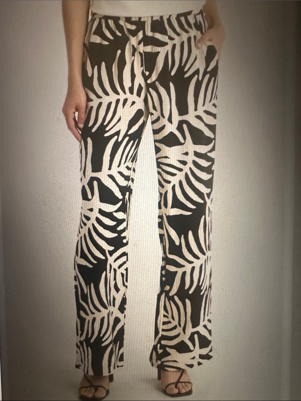 Women’s Sanctuary Black & Cream Printed Wide-Leg Pants, size Large